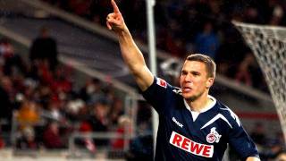 Poldolski zu Schalke  Beckenbauer zufrieden  Stanislawski sauer  SPORT1 Newsflash [upl. by Hogen411]