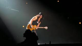 Slash Guitar Solo  Johnny B Goode Jam  Guns N Roses  United Center  Chicago  1162017 [upl. by Yruj168]