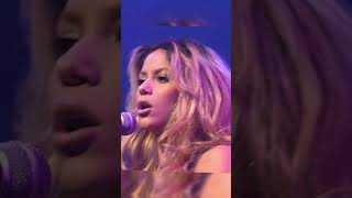 Así Fue la Espectacular Presentación de Shakira en Bravo Super Show con Whenever Wherever [upl. by Nerahs]