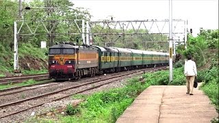 Sparking 21884 WCAM3 Jabalpur Garibrath Express Curves Out [upl. by Imoin]