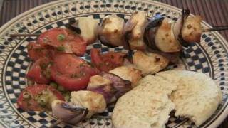 How To Prepare Chicken Kebabs With Tomato Salad At Home [upl. by Ribble345]