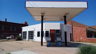 ABANDONED AMOCO GAS STATION  Hutchinson KS [upl. by Hodge]