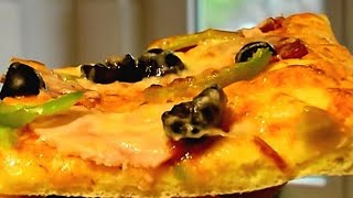 Pizza pufoasă și gustoasă cu șuncă presată salam măsline mozzarella și ciuperci Delicios [upl. by Calore]