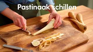 Pastinaak schillen  How to  Allerhande [upl. by Aikemaj]