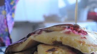 Panqueca Americana Receita de Pancakes com Frutas Vermelhas [upl. by Aylad]