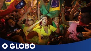 A festa dos eleitores na casa de Bolsonaro [upl. by Norvol429]