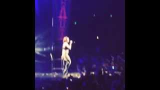 Flop quotsingerquot Britney Spears CAUGHT lip syncing in Vegas [upl. by Malin]