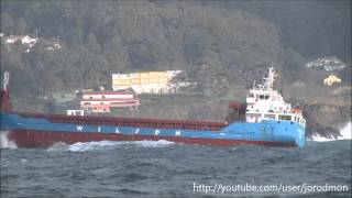 General Cargo Ship WILSON FINNFJORD leaving A Coruña [upl. by Airetnahs]