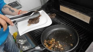 Rinderfilet vom Grill mit Teekruste und fantastischen Champignons nach Weber Grillbibel [upl. by Ahsita]