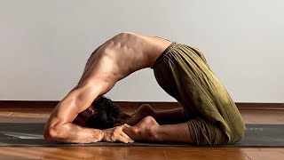 Ashtanga Yoga Kapotasana practice with Federico Blardone [upl. by Merrell]