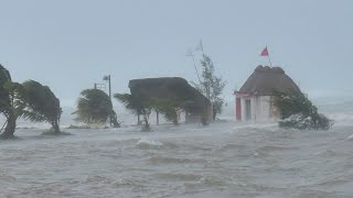 🌀230kmh Cyclone Batsirai approaches Mauritius and Réunion flooding beaches 🇲🇺🇫🇷 February 2 2022 [upl. by Evangeline]