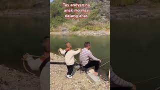 TINAKOT NG ANAK ANG KANYANG TATAY SA AHAS funnyshorts [upl. by Inimak]