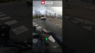 WIE RIJDEN ER NU NOG MOTOR koud drift nederlands [upl. by Vidda231]