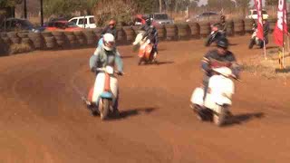 Stof Skop una quotsuciaquot carrera de motos en Sudáfrica [upl. by Kcirddec83]