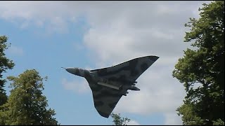 33  Avro Vulcan XH558 Goodwood Festival of Speed 2010 [upl. by Boucher598]