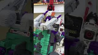 TRYPTICON vs METROPLEX g1transformers stopmotion 2017 [upl. by Elyc526]