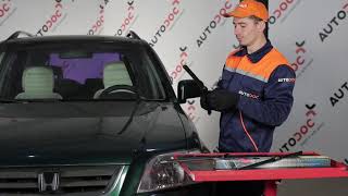 Wie HONDA CRV 1 Scheibenwischer vorne wechseln TUTORIAL  AUTODOC [upl. by Biernat]