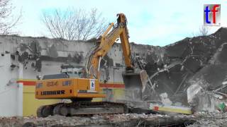 Liebherr R 934B Demolition Site  Abbruch Telekom MünchenAubing Germany 11022016 2 [upl. by Suilmann]