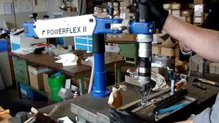 Powerflex II Gewindeschneiden in Schraubmuttern [upl. by Tihw]