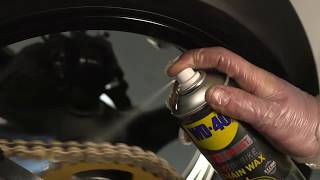 Comment graisser sa chaîne de moto avec la Graisse Chaîne WD40 Specialist Moto [upl. by Avivah]