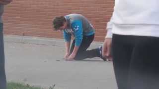 Przyklejony telefon  Phone Glued to Ground Prank Majster [upl. by Eggett]