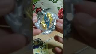 Review beyblade zwei longinus [upl. by Nnyltiac679]