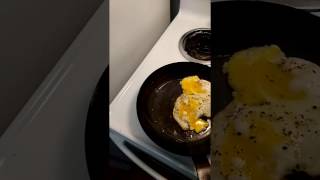 Matfer Bourgeat 10 14Inch Carbon Steel Skillet Egg test [upl. by Wardle]