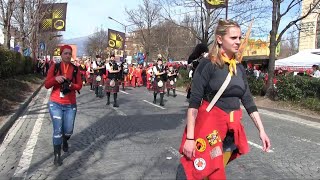 Carnevale di Ivrea il suono delle cornamuse accompagna i Diavoli un pezzo di Scozia in battaglia [upl. by Aruat]