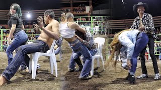 ¡lNTENS0 C4NDENTE Y ATREVlD0 Así de locochón se puso el JUEGO DE JARIPEO  La Red del Jaripeo [upl. by Riba]