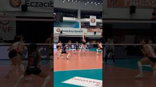 Dana Rettke tekli blokta Eda Erdem’i durdurdu 📸 volleyball shorts [upl. by Haral]