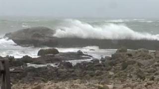 Vigilance meteo en Bretagne  les image de la tempête  Le Figaro [upl. by Tfat]