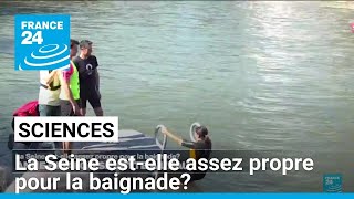 Anne Hidalgo se jette à leau  la Seine estelle assez propre pour la baignade • FRANCE 24 [upl. by Ettedualc476]