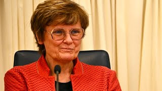 Prix Nobel de Médecine  qui est Katalin Kariko la biochimiste à lorigine des études sur lARN [upl. by Hnaht]