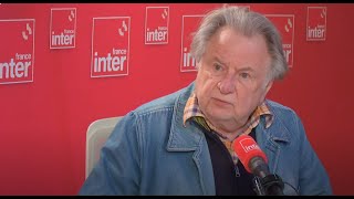 Le philosophe Régis Debray  quotLa vieillesse est un sauvetage parce quon va à lessentielquot [upl. by Neehsas]