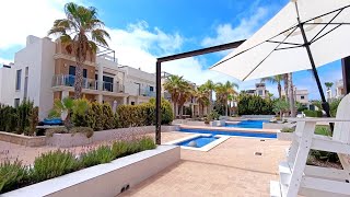 179950€ La Zenia apt beautiful 2 bed in complex will stunning pool AC [upl. by Gneh]