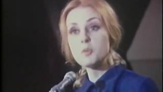 Michèle Lalonde Speak White La Nuit de la Poésie 1970 wEnglish subs [upl. by Manbahs]