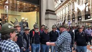 92esima Adunata degli Alpini canti in centro a Milano [upl. by Nanaj469]