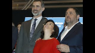 ¡JUNQUERAS COBARDE Y TRAIDOR ARRODILLADO ANTE EL REY BORBÓN INDEPENDENCIA DE CATALUÑA [upl. by Enyleuqcaj]