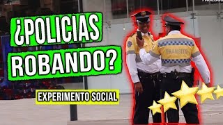 ¿Poniendo a prueba honestidad de policias y ciudadanos  Experimento social  Mensajeros urbanos [upl. by Sigmund]