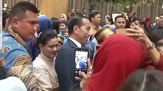 Tamu Undangan Heboh Lihat Kedatangan Presiden Ke7 Pak Jokowi BuIrianan Nikahan Wakil MPRI 20242029 [upl. by Dnalram]