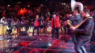 Gerardo Ortiz  Troquero Locochon y A la Moda En vivo 2021 [upl. by Siana304]