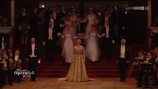 Opernball 2019  Einzug der Debütanten [upl. by Anaimad]