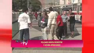 Te Peguei na TV Marquinhos faz pergunta indiscreta e leva surra na rua [upl. by Ettenotna258]