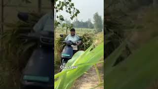 Ola S1 pro khet se chari le jaate hua olaescooter farming electricvehicle olascooter viralvideo [upl. by Haron]