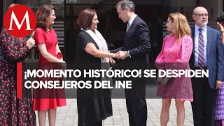 Lorenzo Córdova se toma foto con nueva presidenta del INE [upl. by Yltneb]