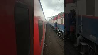 🚂 yatri train chalti train se morning ka najara dekhne Ko Mila dusri train kaviral video training [upl. by Refotsirk]