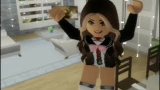 transformação no Roblox kkk 🤣roblox broockhaven [upl. by Nennahs]