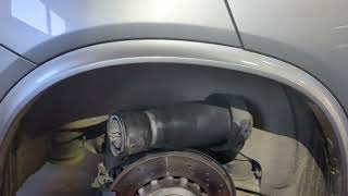 BMW X5 F15 rear Air Springs test and Compressor fuse location [upl. by Couchman]