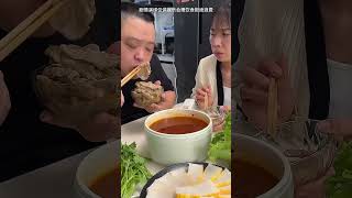 火鍋裡煮的羊肉捲全部被貪吃老公拿走了，我一定要教訓他，太過分了 food funny [upl. by Tynan]