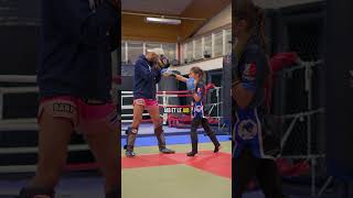 Combo Kickboxing avec une Championne 💥 [upl. by Affer]